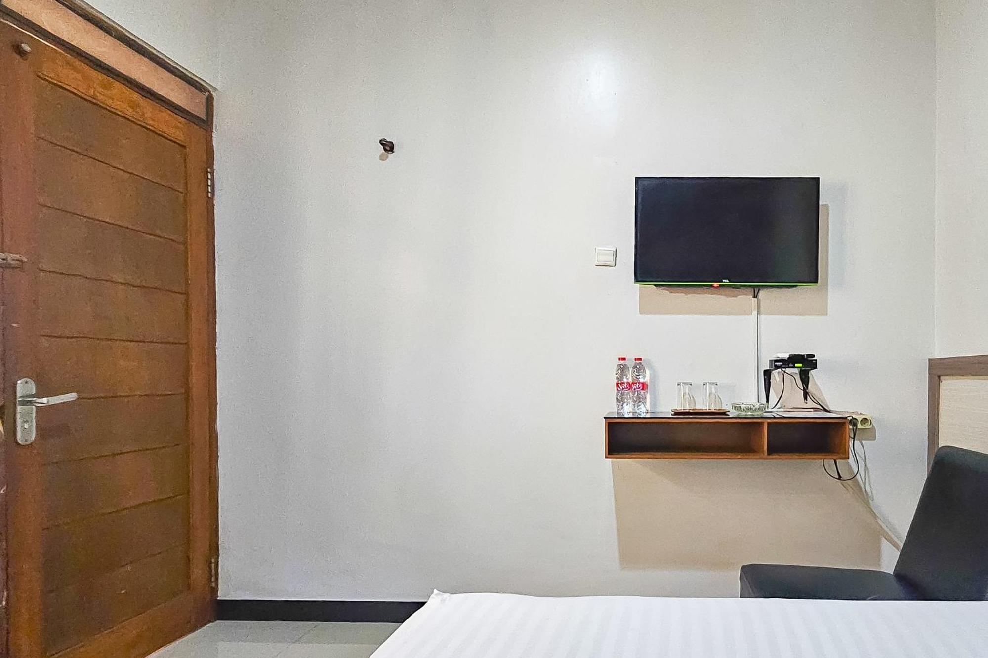 Wisma Brata Mitra Reddoorz 苏加武眉 外观 照片